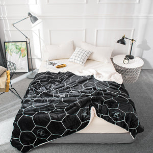 Geometric Reversible Microfiber Blanket